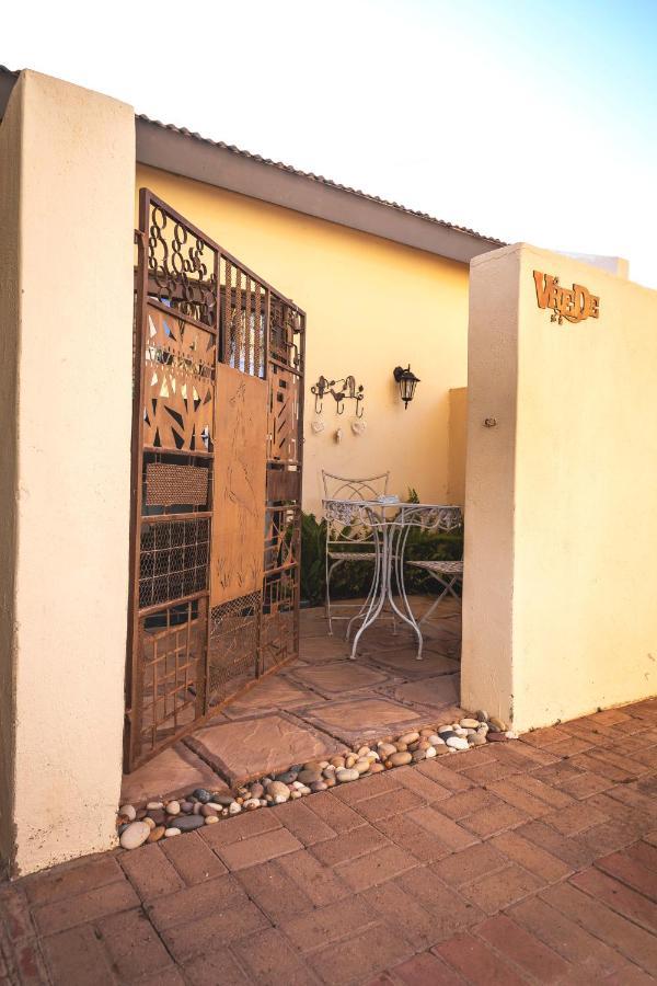 Bed and Breakfast Be My Guest Upington Exterior foto