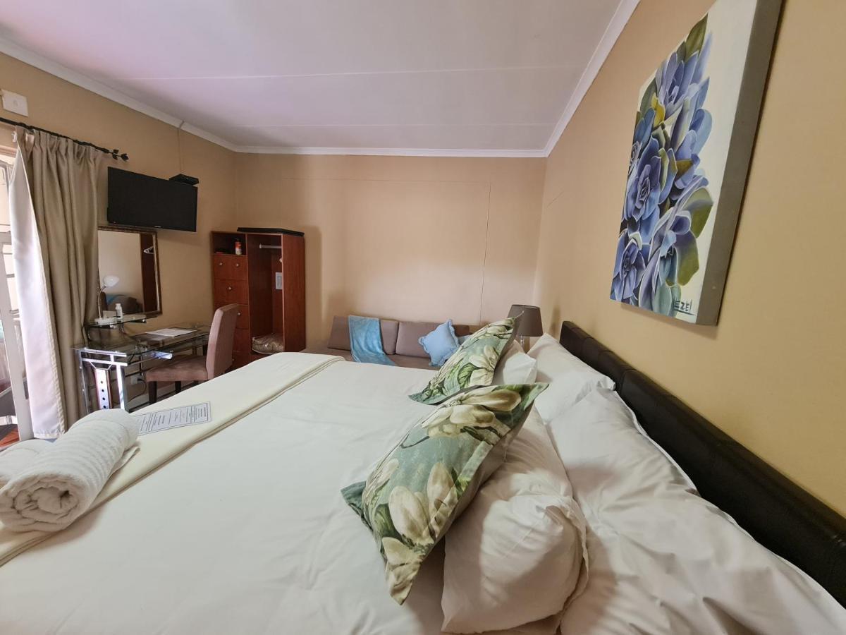 Bed and Breakfast Be My Guest Upington Exterior foto